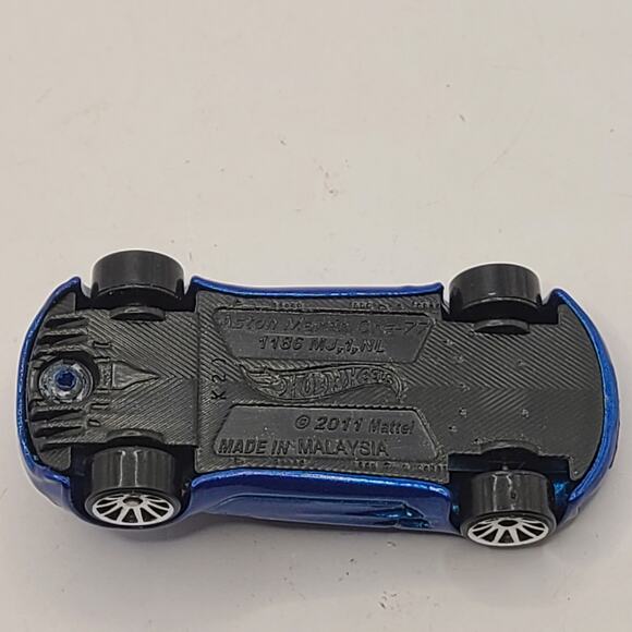 HOT WHEELS ASTON MARTIN ONE-77 BLUE WHITE - Picture 5 of 5